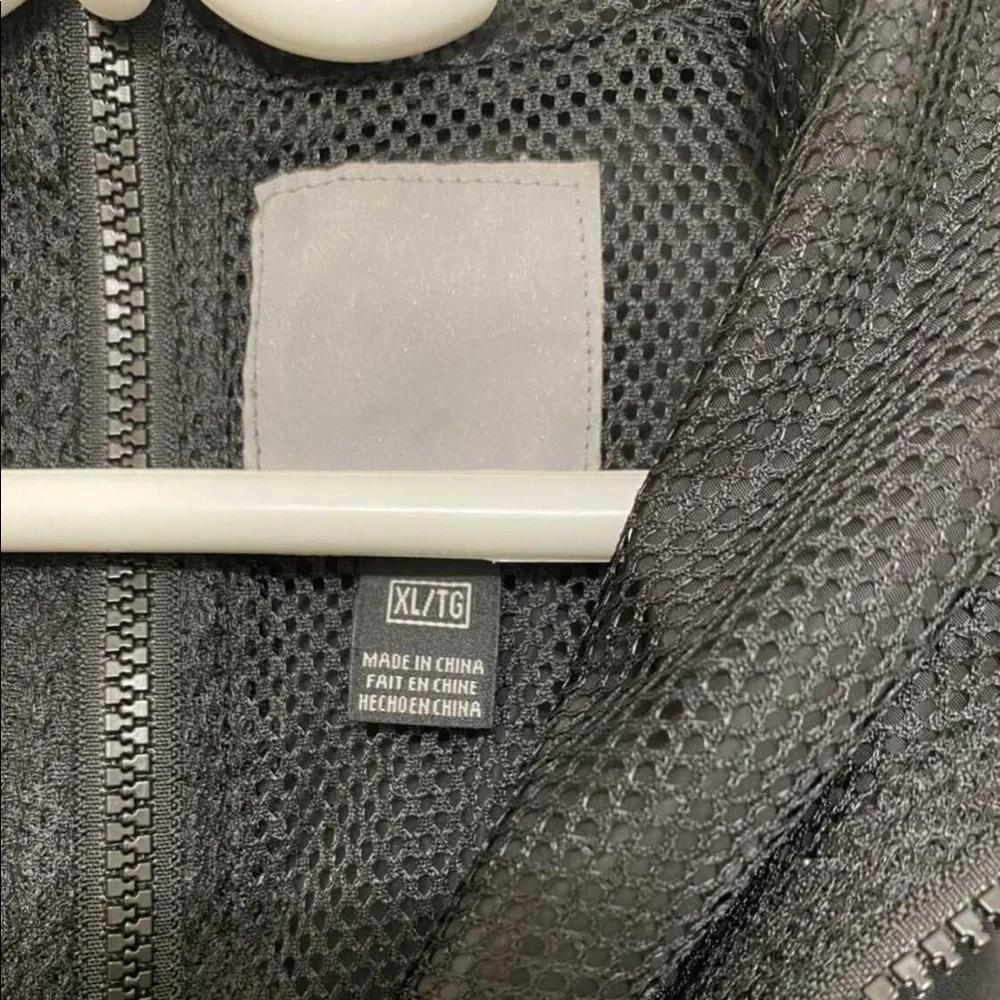 Waterproof/windbreaker jacket - Picture 4 of 5